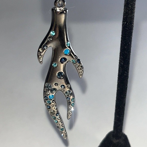 VINTAGE SWAROVSKI HEMATITE METAL*BLUE CRYSTAL LONG ICICLE PIERCED EARRINGS! - Picture 4 of 10